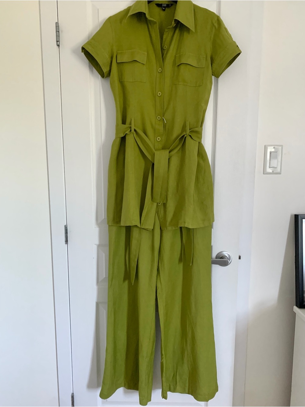 Olive Green Linen 2 Piece Set: Pants & Shirt ๐ - Picture 2 of 16